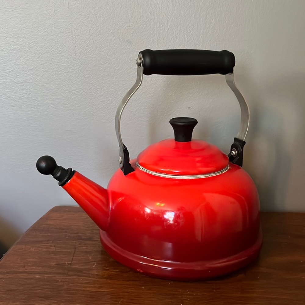 Vintage Le Creuset Whistling Tea Kettle Red Ombré 1.7Qt